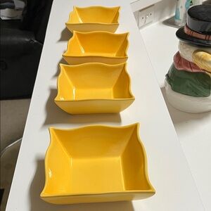 Set of Yellow Square Bowls